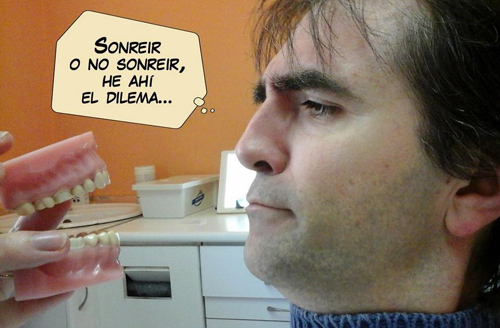 Agustín Ferrer, dibujante de el cómic CAZADOR DE SONRISAS en el dentista